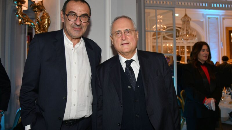 Perché la Lazio non può fare mercato? I tre parametri violati, quando può tornare a fare acquisti, la strategia di Lotito e la posizione di Sarri