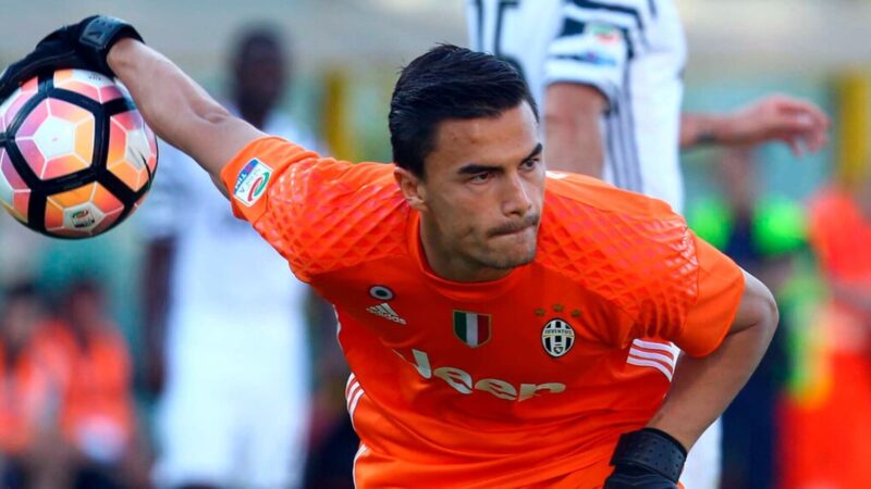 Tuttosport – Lo ricordate? Può tornare alla Juve per fare il vice Di Gregorio. Perin in uscita