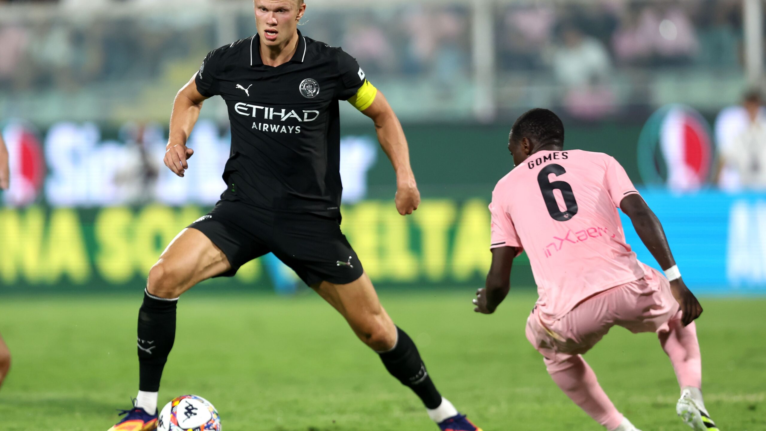 CM.com – Il Manchester City batte 3-0 il Palermo e si prende l’Anglo-Palermitan Trophy: in goal Haaland e un super Reijnders. Festa grande al Barbera che omaggia gli Oasis