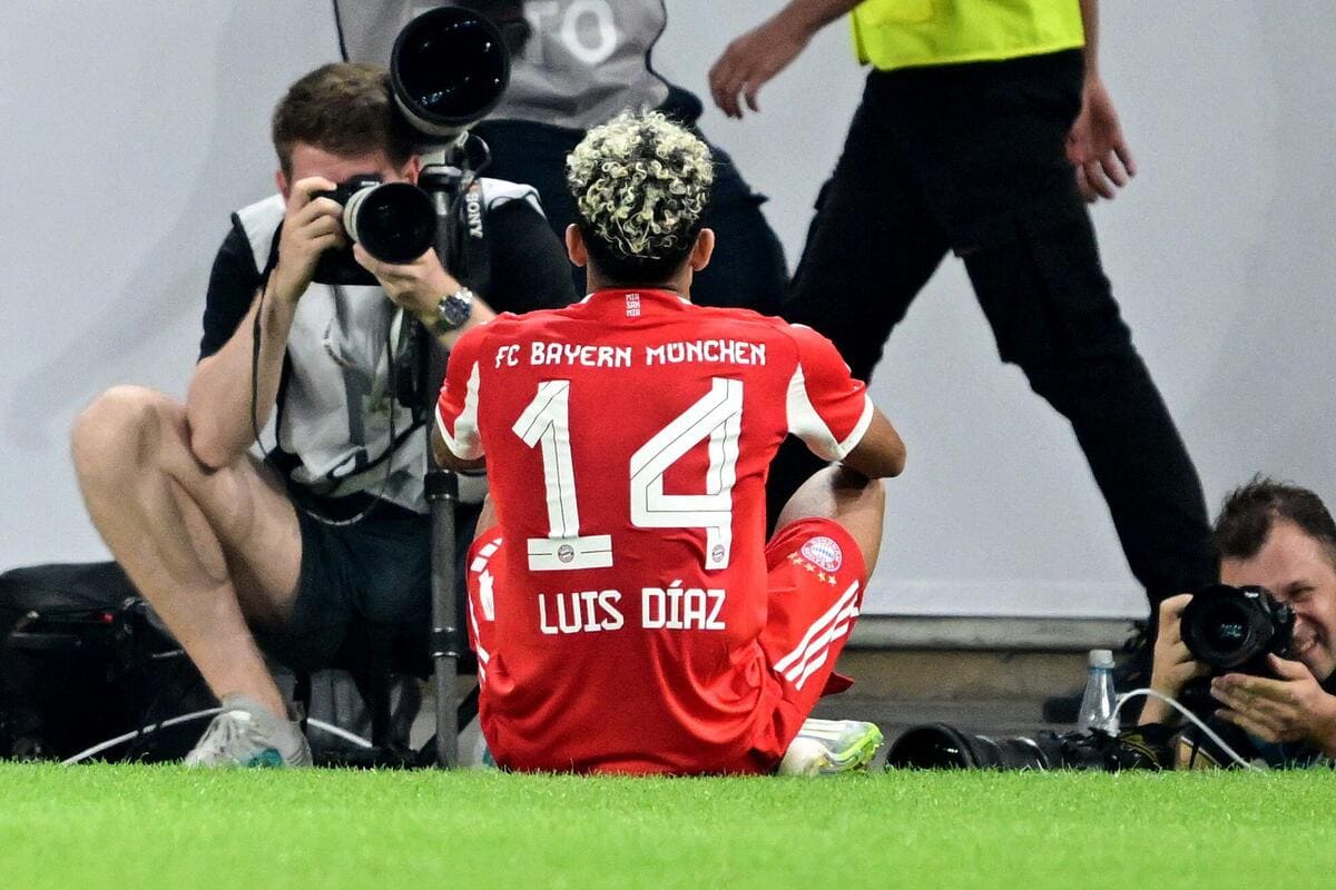 Diaz rende omaggio a Jota mentre il Bayern Win Supercup