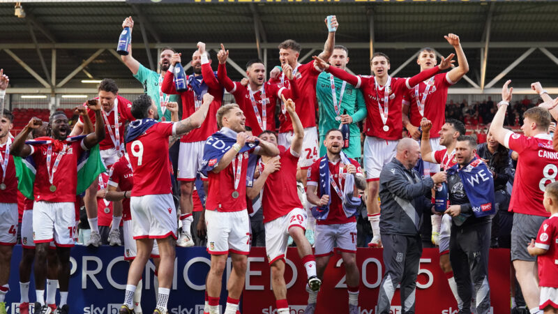 “Direi con il massimo rispetto che è fantasioso pensare di essere promosso di nuovo in questa stagione” David Putton nelle speranze del campionato di Wrexham a seguito di una tripla promozione storica