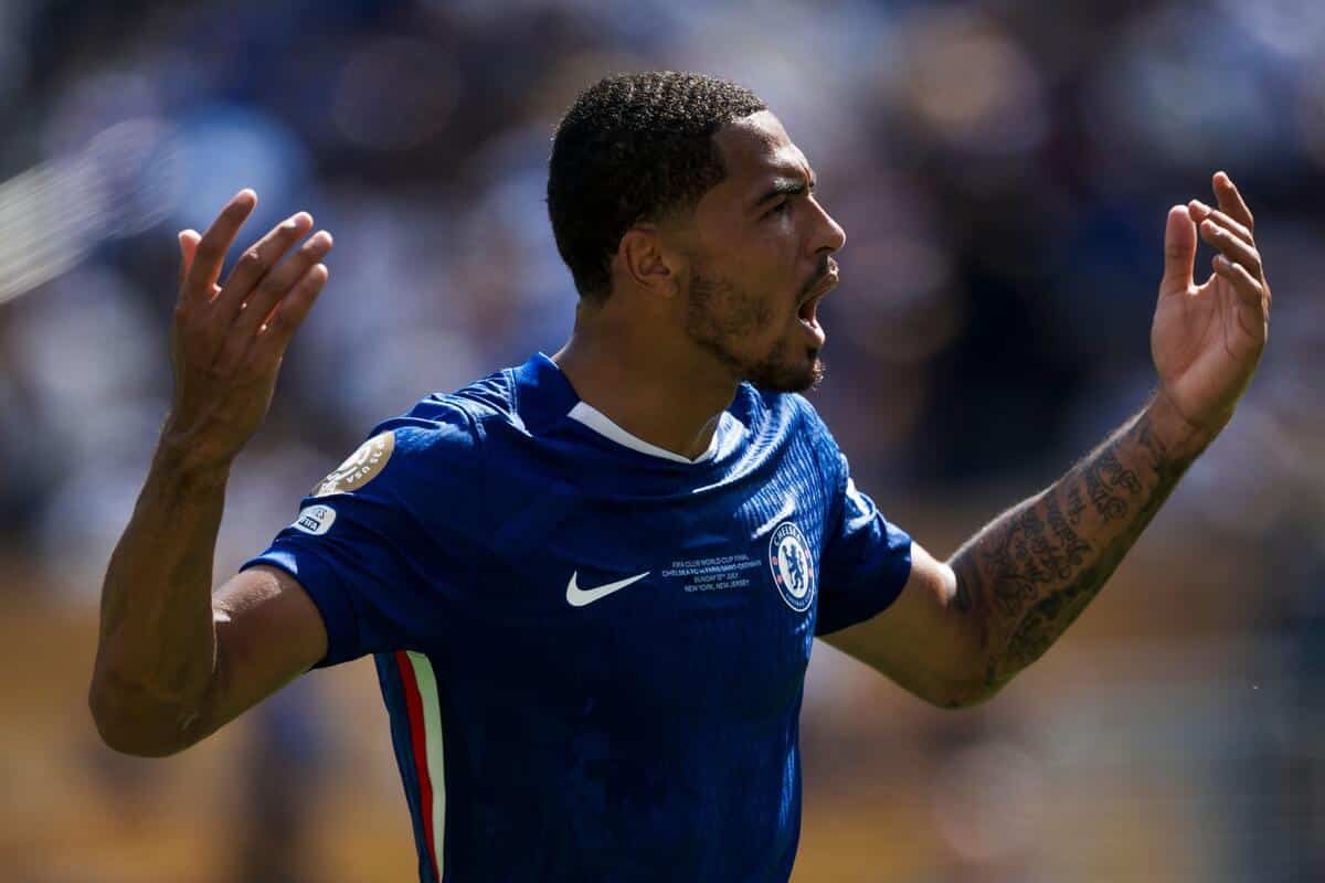 Il difensore del Chelsea è fuori per mesi con lesioni al ginocchio