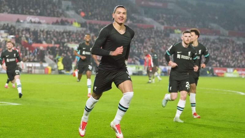 La frustrazione di Newcastle aumenta mentre i proprietari di club PIF si impostano per aiutare a finanziare la mossa di Liverpool per Alexander Isak