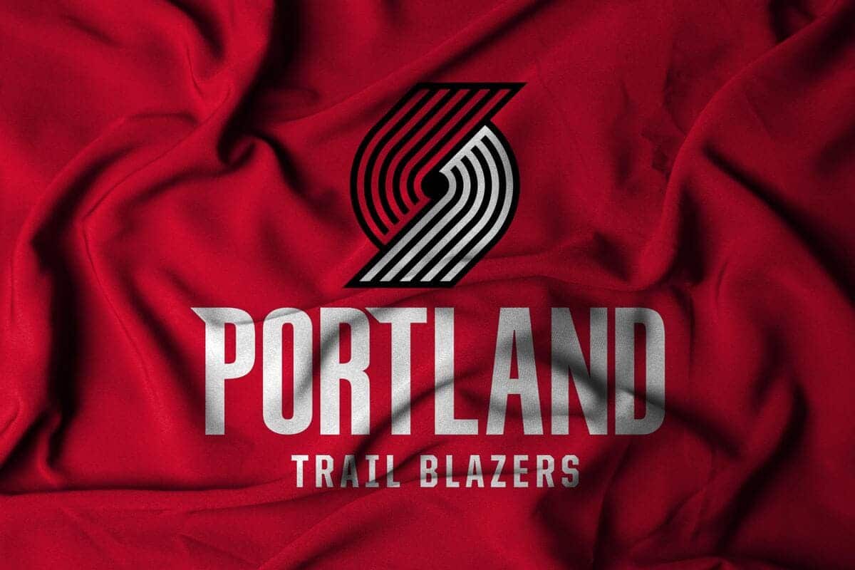 Tom Dundon, proprietario di Carolina Hurricanes che acquista i Blazer di Portland Trail per $ 4 miliardi