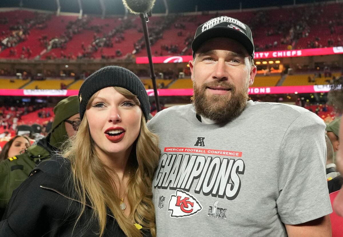 Travis Kelce e Taylor Swift annunciano il fidanzamento