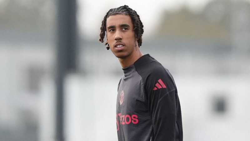 Yoro afferma il Manchester United in tour di vendetta dopo una triste campagna di debutto sotto Amorim