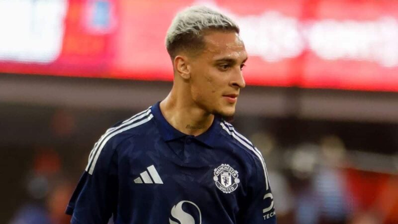 Antony si rompe in lacrime dopo aver rivelato difficoltà di far parte della “squadra bomba” del Manchester United