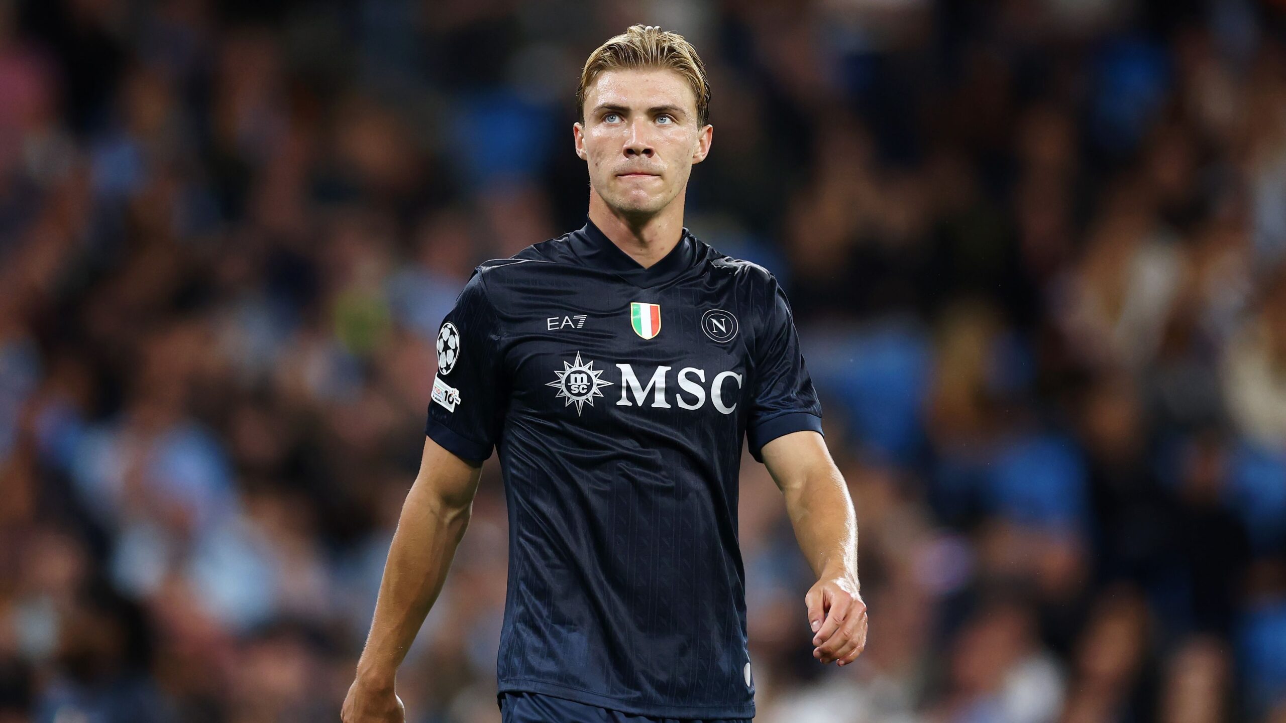 Hojlund: “Dopo Lukaku, Vlahovic e Lautaro ci sono io, Rasmus. A 22 anni ho girato tanto ma voglio fermarmi a Napoli”