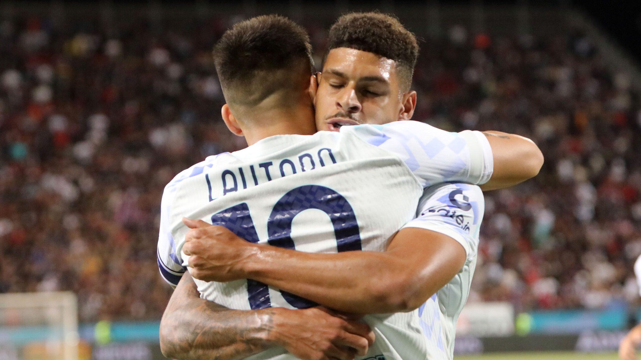 Inter, Chivu: “C’è chi mette il bastone tra le ruote, ma qualcuno si è scordato cos’ha fatto questa squadra”