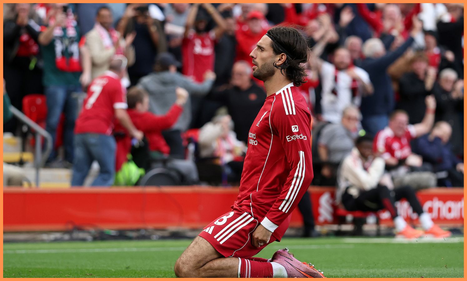 La star del Liverpool Dominik Szoboszlai segna lo sbalorditivo vincitore del calcio libero