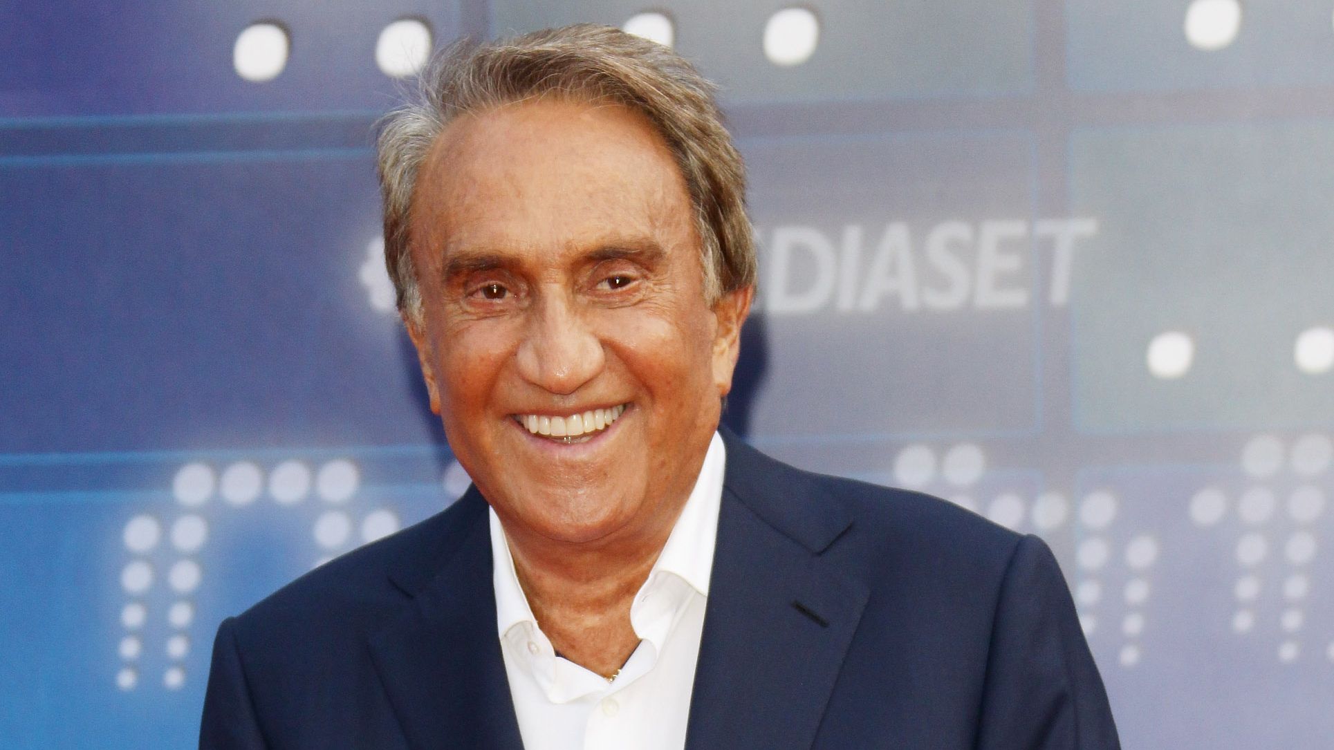 Lutto nel mondo del giornalismo: è morto Emilio Fede, aveva 94 anni