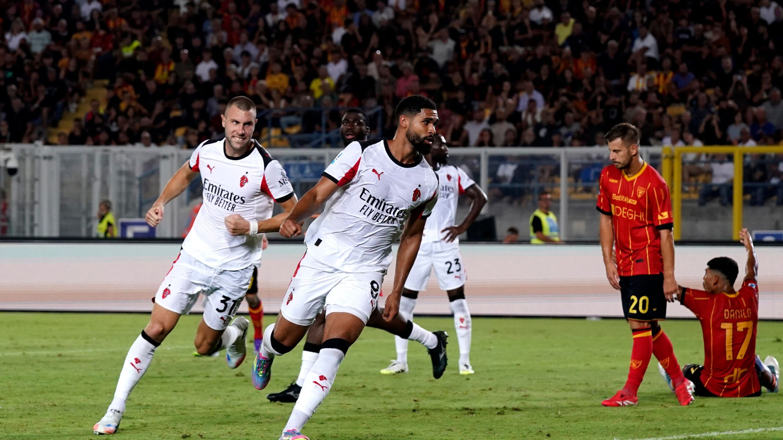 Milan, Loftus-Cheek: "Non pensiamo allo Scudetto, Pulisic può crescere ancora. Modric ha il controllo di tutto"