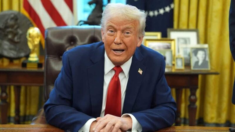 L’allenatore dei Chiefs punta una frecciata sprezzante al presidente Trump per aver criticato la regola del kickoff