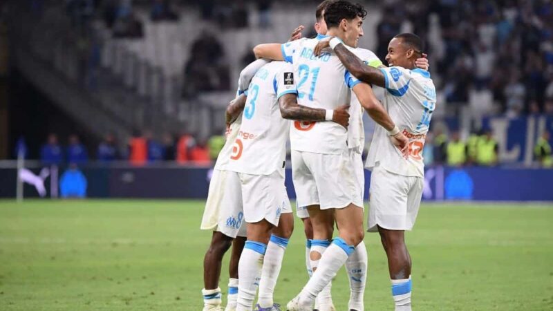 Rapporto, risultato e obiettivi come campioni di Ligue 1 sbalorditi in Le Classique