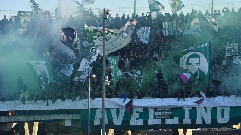 Rovesciata da sogno di Russo, l’Avellino piega il Monza 2-1: i ‘lupi’ tornano a vincere in Serie B dopo sette anni