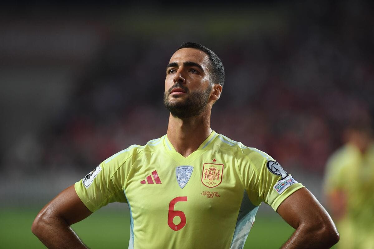 Sei dei migliori dalla Spagna mentre i campioni europei schiacciano la Turchia