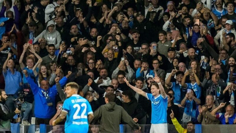 Il Napoli è primo in Serie A, PSG e Bayern vincono 3-0