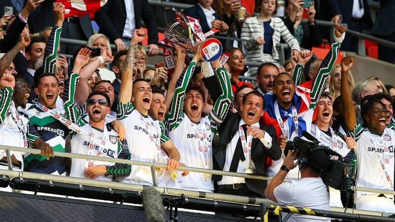 Il dibattito: il numero dei posti per i play-off del campionato dovrebbe essere aumentato da quattro a sei?