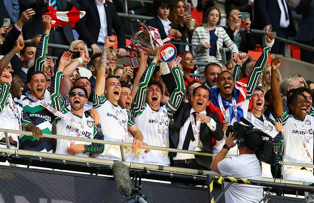 Il dibattito: il numero dei posti per i play-off del campionato dovrebbe essere aumentato da quattro a sei?