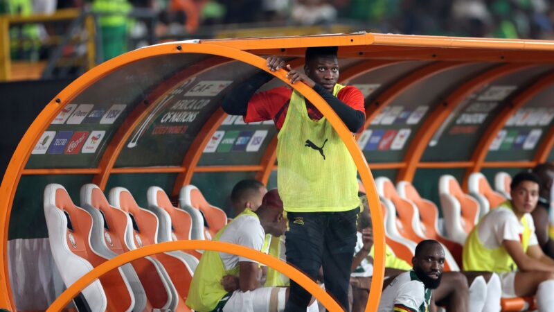 Il portiere del Manchester United affronta un nuovo imbarazzo mentre la nazione insulare reagisce alla candidatura alla Coppa del Mondo