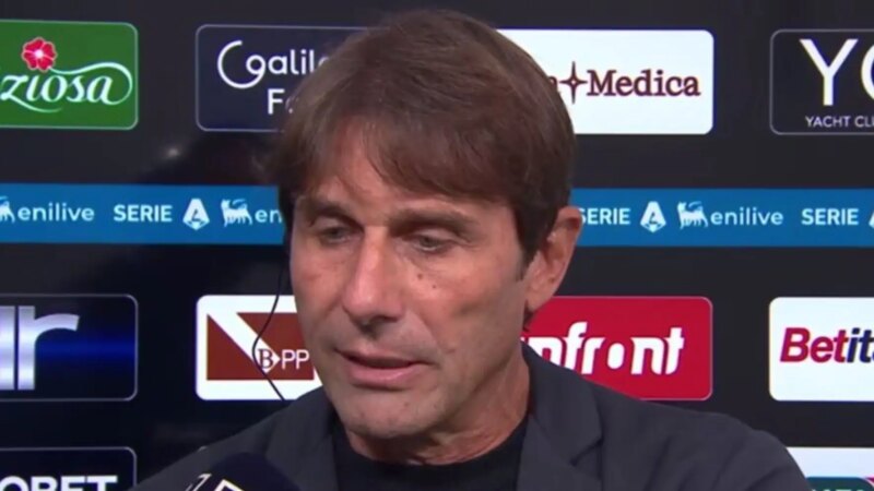 TS – “Mi arrendo, una roba da Oscar. Ne sento di tutti i colori”