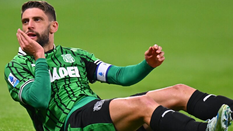 Berardi: “Bandiera al Sassuolo? Mi piace, ma sono pronto al salto in un grande club. Roma? Non sono Totti, non so se ho il fisico per reggere Gasperini”