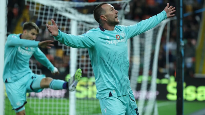 Bologna, Bernardeschi scherza: “Ma perché me n’ero andato in Canada? Non si sa”. E rivela una frase motivazionale di Italiano