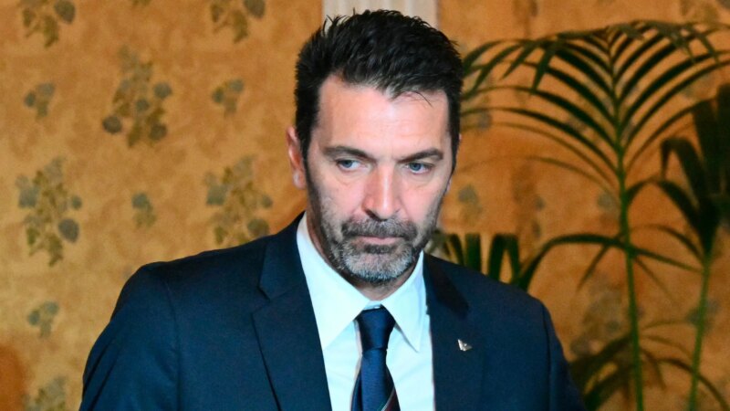 Buffon sull’Italia: “C’è chi non fa il bene della Nazionale, basta parlare del passato”