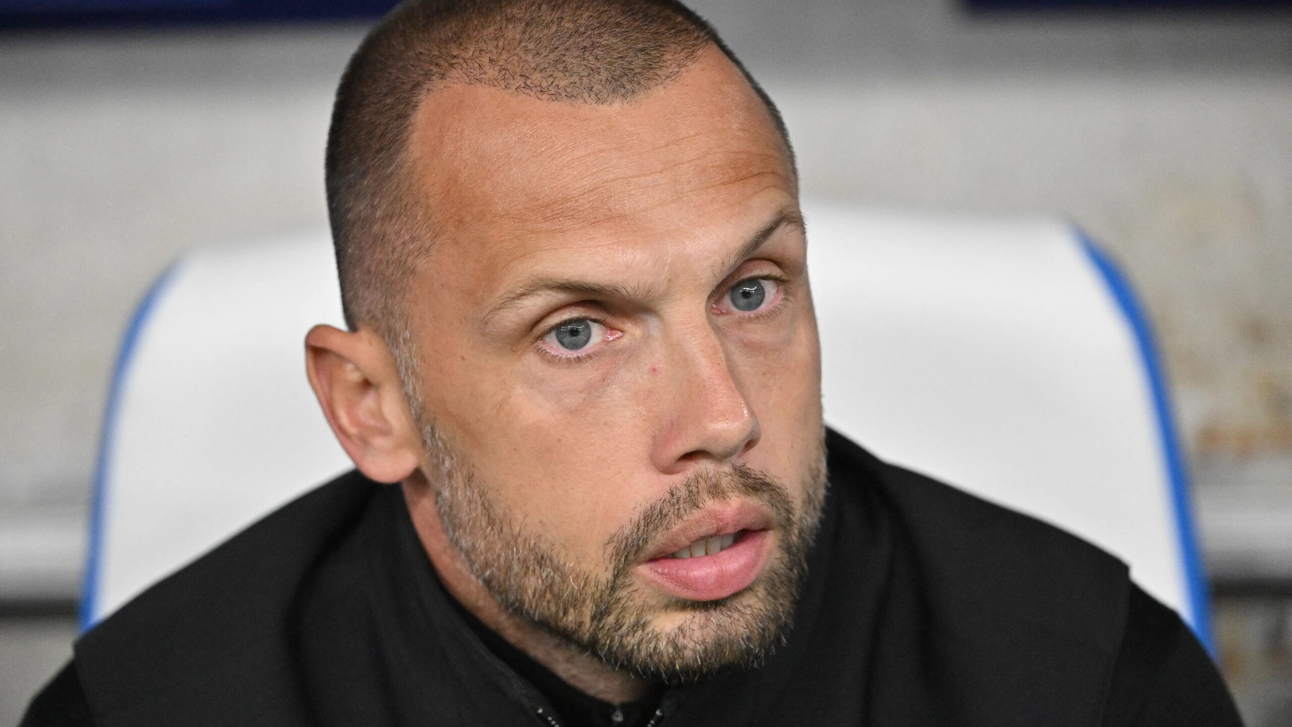L’Ajax licenzia John Heitinga con effetto immediato: è ufficiale