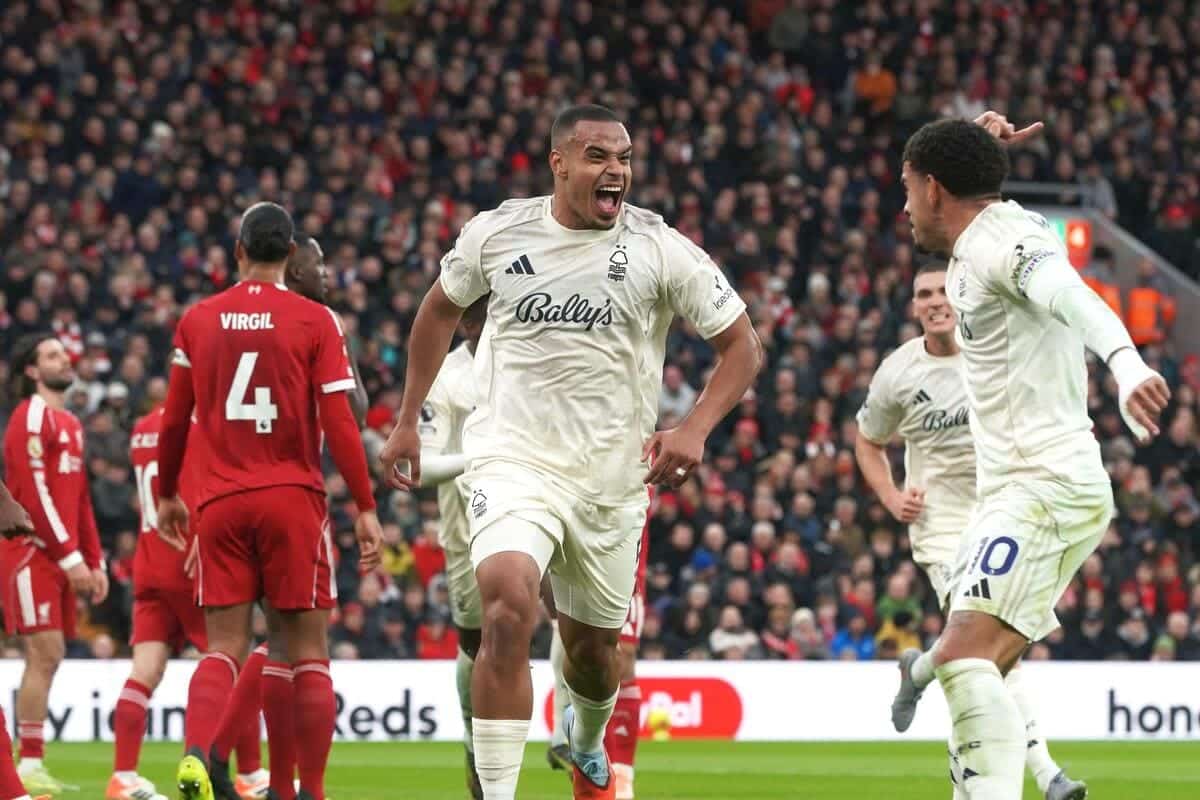 La crisi dei Reds si aggrava quando la squadra di Arne Slot martella ad Anfield