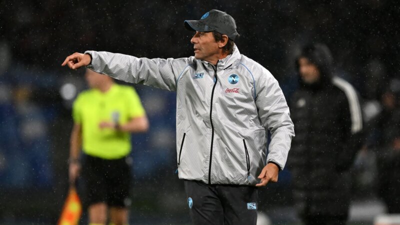 Napoli, Conte: "Non eravamo morti a Bologna. E' un periodo difficile perché ci mancano i giocatori per infortunio"