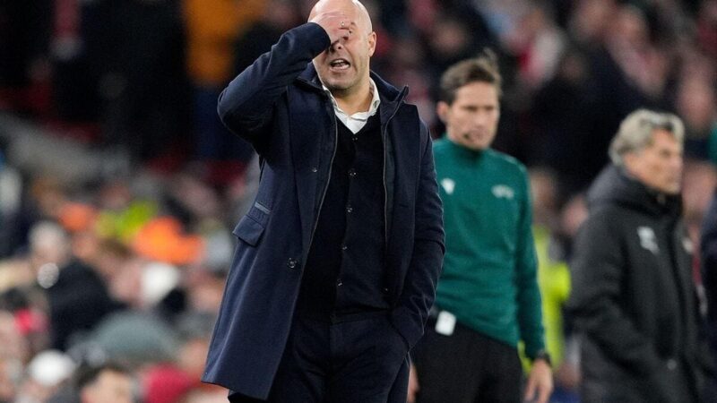 Reds in crisi mentre cresce la pressione su Arne Slot dopo la batosta in Champions League