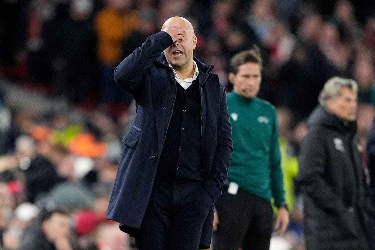 Reds in crisi mentre cresce la pressione su Arne Slot dopo la batosta in Champions League