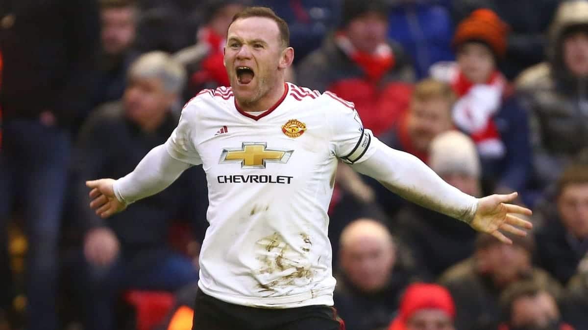Rooney simpatizza con il Liverpool dopo il gol annullato nella sconfitta del Manchester City