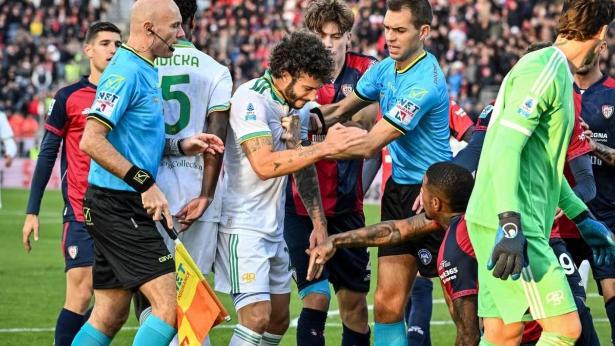 Il pomeriggio teso di Hermoso contro il Cagliari: “Tua madre deve morire”