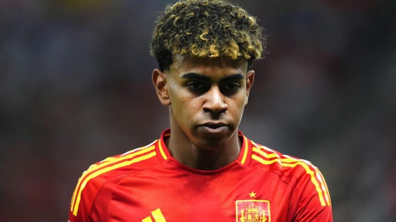 L’ex stella del Marocco mette in dubbio la decisione di Lamine Yamal di giocare per la Spagna e dice che “lo avremmo amato di più”