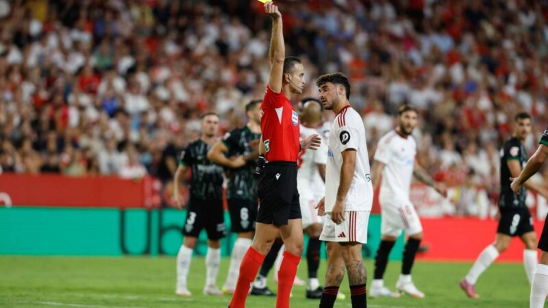 Ridurre il numero dei cartellini, uno degli obiettivi del Siviglia