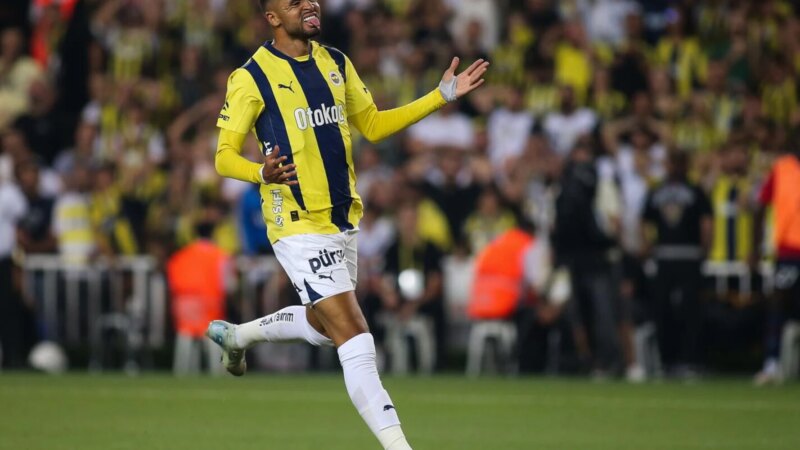 CdS – En-Nesyri o Ferguson, è corsa a due