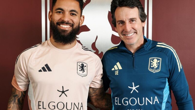 Douglas Luiz torna a ‘Villa Emery’