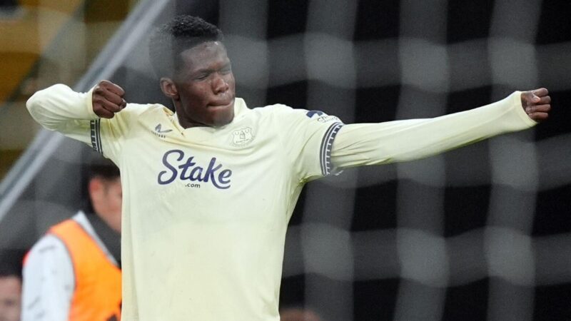 I padroni di casa perdono l’occasione di colmare il divario con l’Arsenal