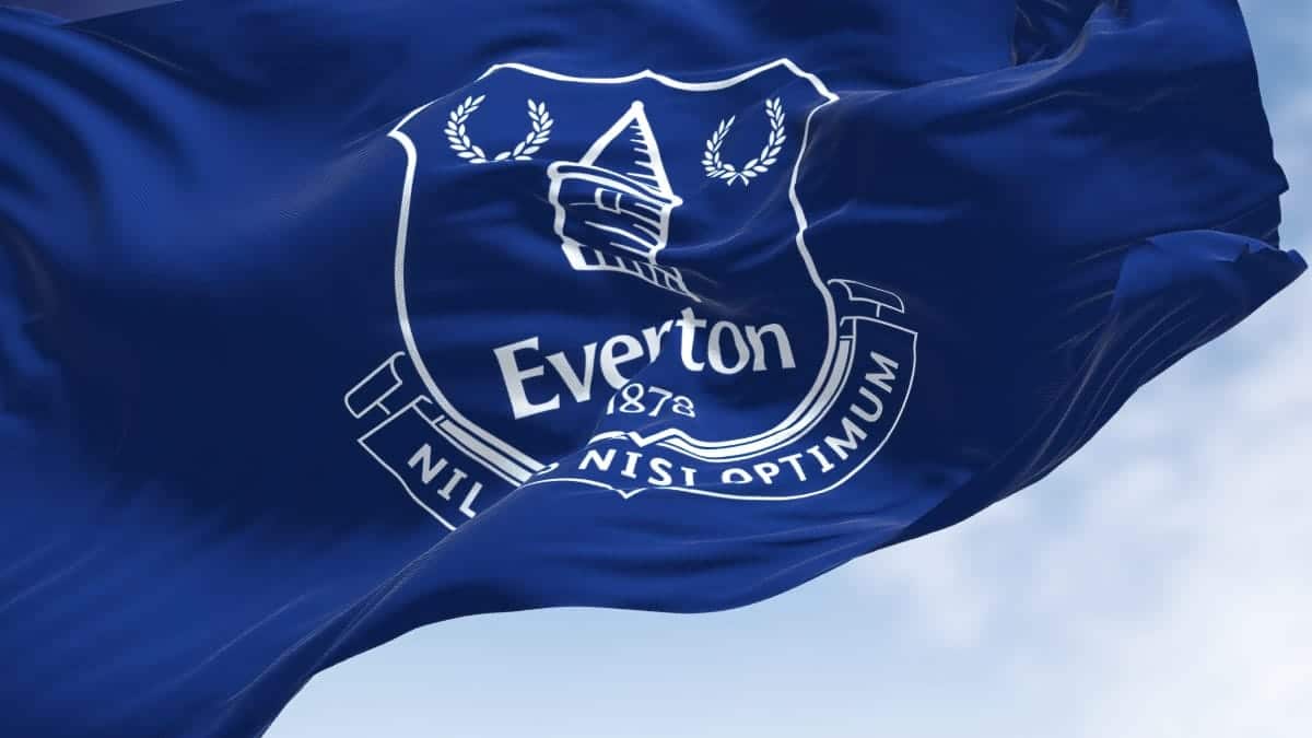 Il centrocampista dell’Everton Garner firma un nuovo contratto fino al 2030