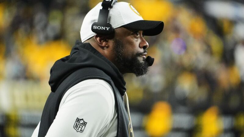 L’allenatore dei Pittsburgh Steelers Mike Tomlin si dimette dopo 19 stagioni