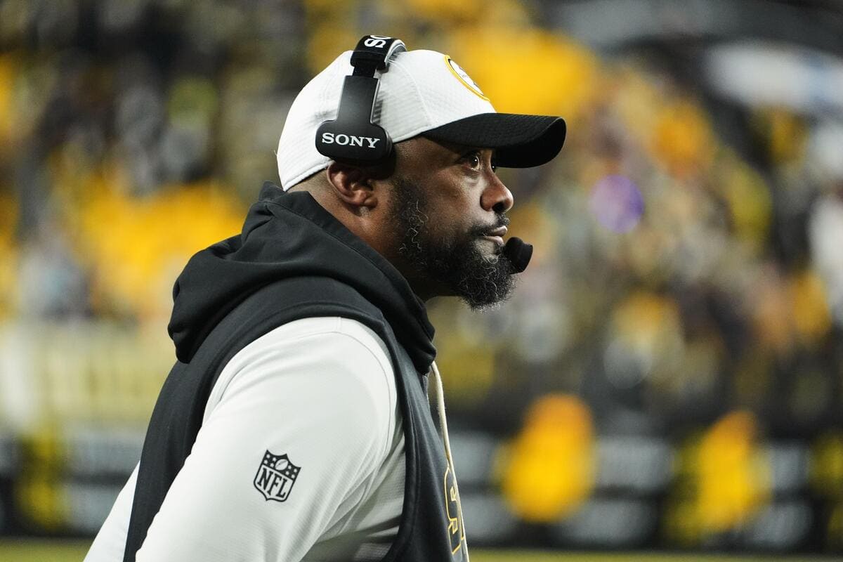 L’allenatore dei Pittsburgh Steelers Mike Tomlin si dimette dopo 19 stagioni