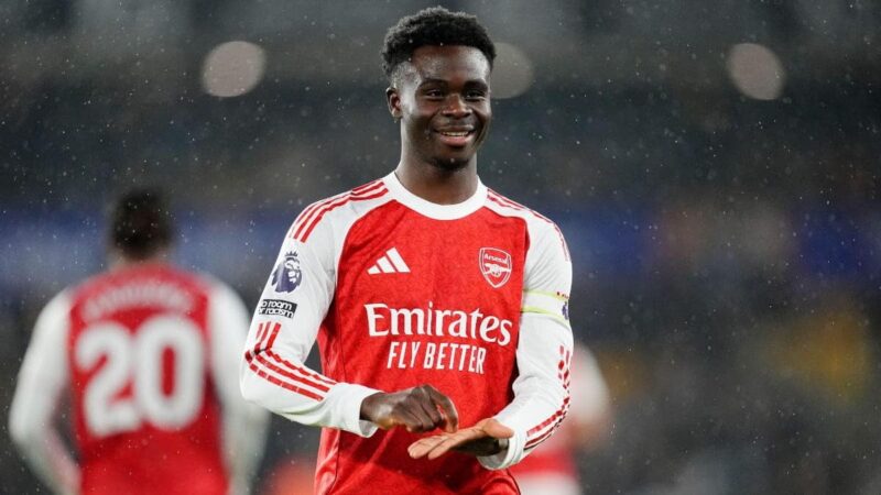 Bukayo Saka firma un contratto record con l’Arsenal