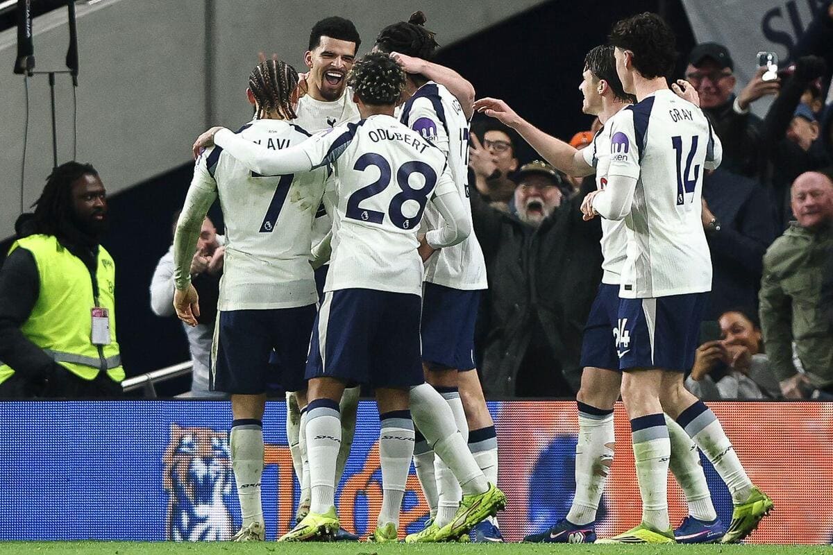 Gli Spirited Spurs reagiscono da due gol fino al punto di salvataggio