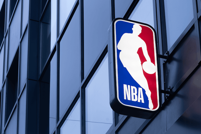 I Dallas Mavericks scambiano il 10 volte All-Star Anthony Davis con i Washington Wizards