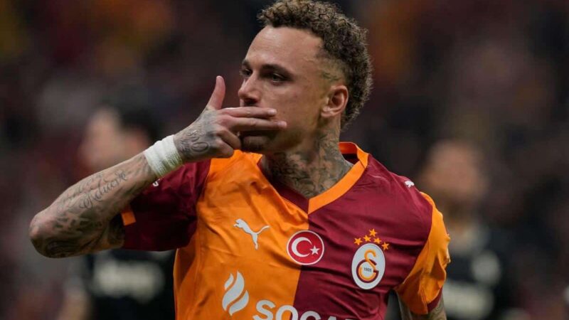 Lang segna una doppietta e la squadra turca completa la famosa rimonta