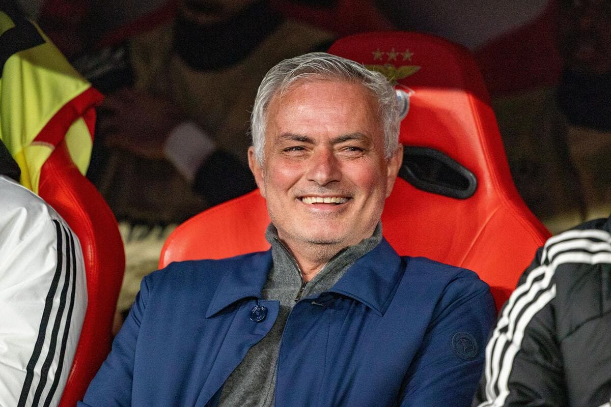 Mourinho “orgoglioso” della prestazione del Benfica contro il Real Madrid nonostante abbia snobbato la cabina radiofonica del Bernabeu e sia rimasto sull’autobus della squadra
