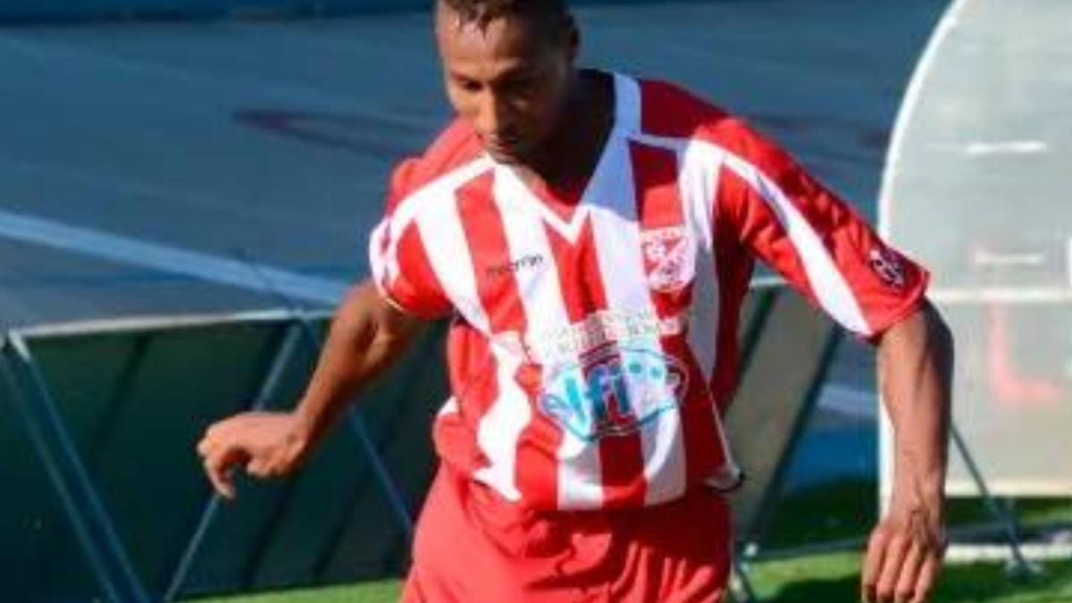 Trovano il corpo di un ex calciatore in una foresta e la polizia indaga sulla sua misteriosa morte