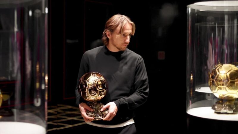 CdS – Milan, Modric rinnovo in bilico. Dalla Spagna: “Sta riflettendo”